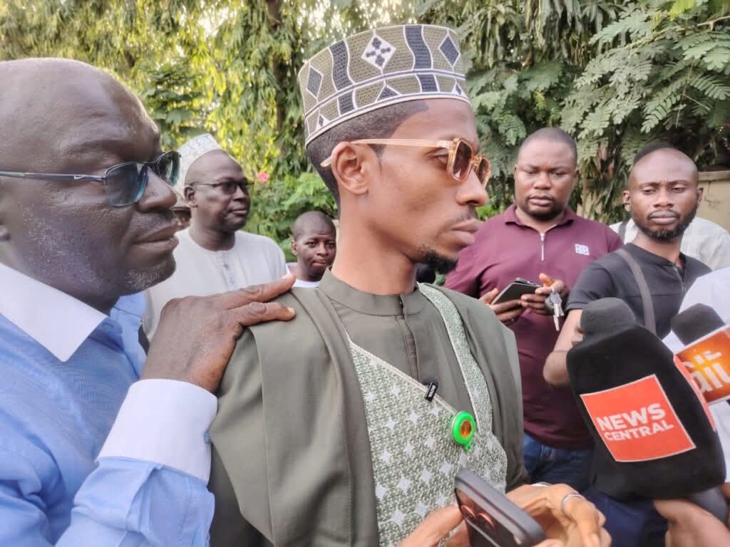 El-Rufai family, loyalists protest at DSS headquarters
