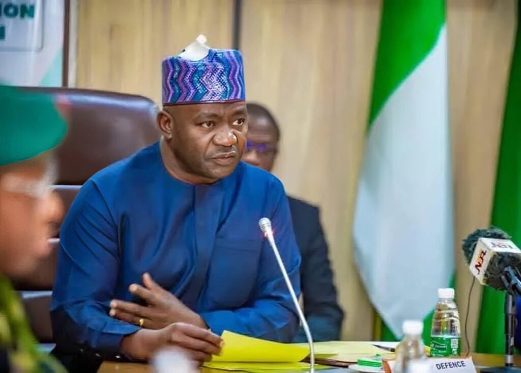 Soldiers’ minimum wage now N100,000 monthly, Defence minister reveals