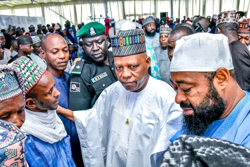 Miners death: FG donates N250m to victims’ families as Shetima visits Bago